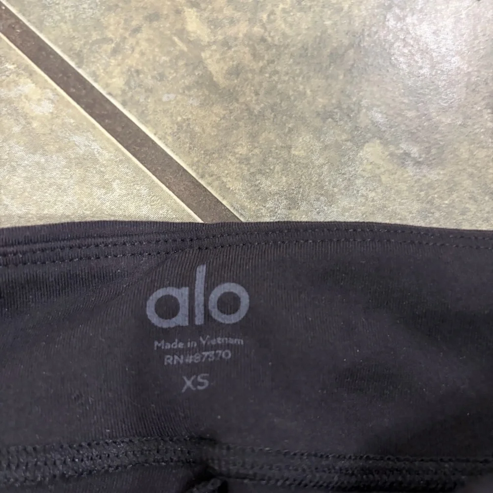 ALO YOGA Black High-Waist Flutter Legging XS Front Split Bootcut Outdoor Casual